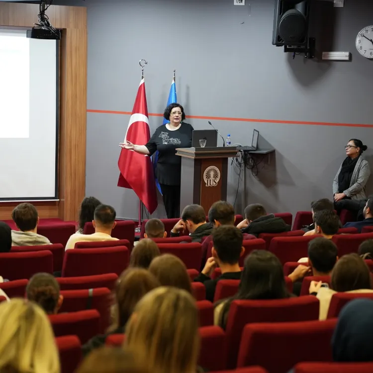 Uloga organizacijske strukture i dizajna u razvoju efektivnog menadžerskog liderstva: uvid iz perspektive prakse